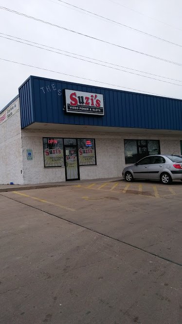 Suzi's Video Poker & Slots