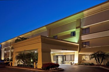 La Quinta Inn & Suites by Wyndham Tampa Fairgrounds - Casino