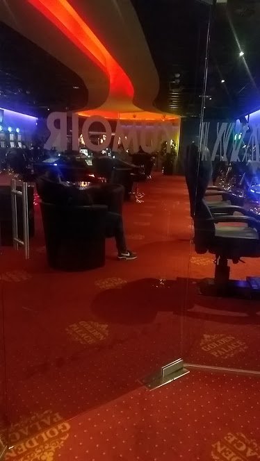 Golden Palace Houdeng