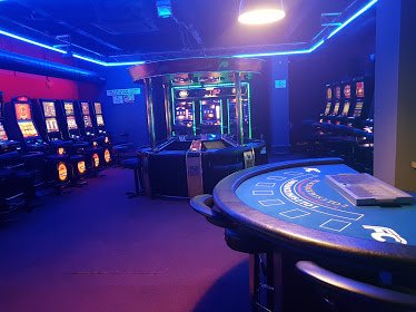 Forbes Aréna Casino/bar nonstop