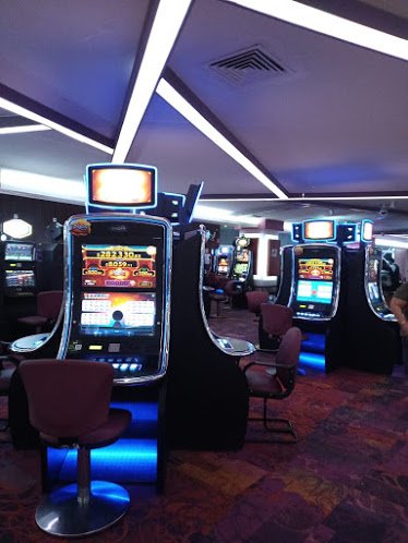 Royal Yak Plaza las Américas