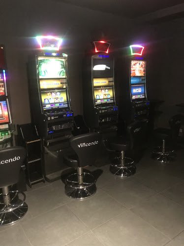 Alla Vittoria Sala Video Lottery e Sala live Poker