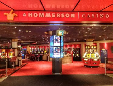 Hommerson Casino's Treasure Island